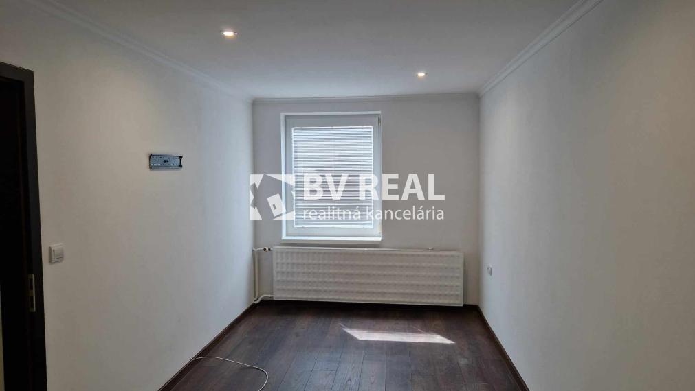 BV REAL Na predaj rodinný dom Prievidza FM2143