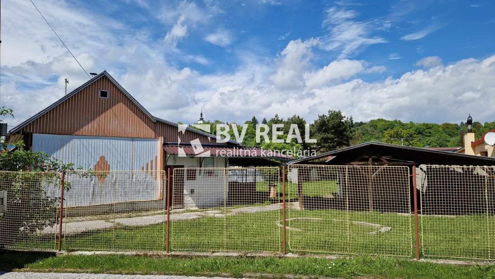 BV REAL Na predaj rodinný dom Prievidza FM2143