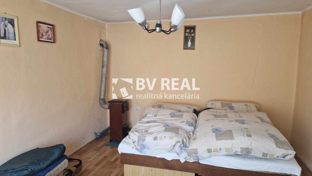 BV REAL Predaj rodinný dom a pozemok 1359 m2 Bystričany FM2404
