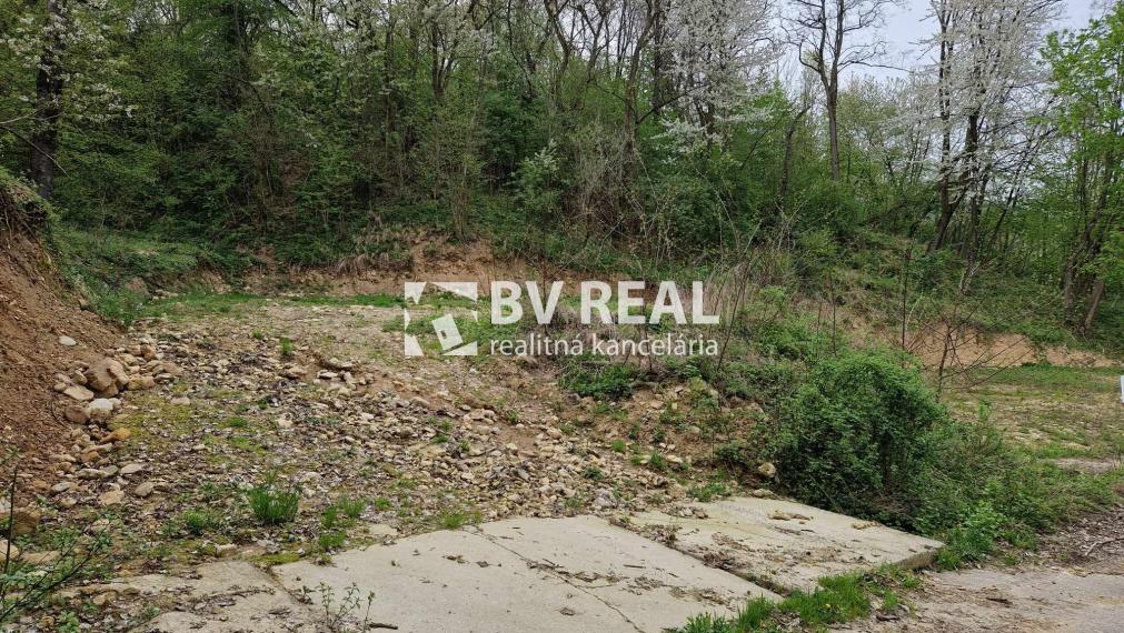 BV REAL na predaj pozemok Tužina okres Prievidza FM1978