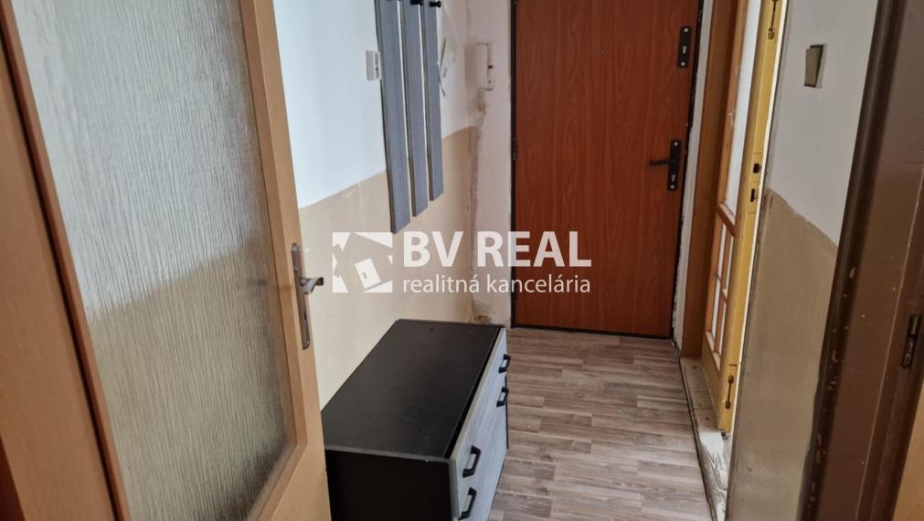 BV REAL Na predaj 2 izbový byt Bánovce nad Bebravou FM2250