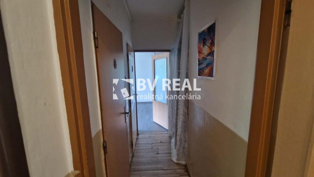 BV REAL Na predaj 2 izbový byt Bánovce nad Bebravou FM2250