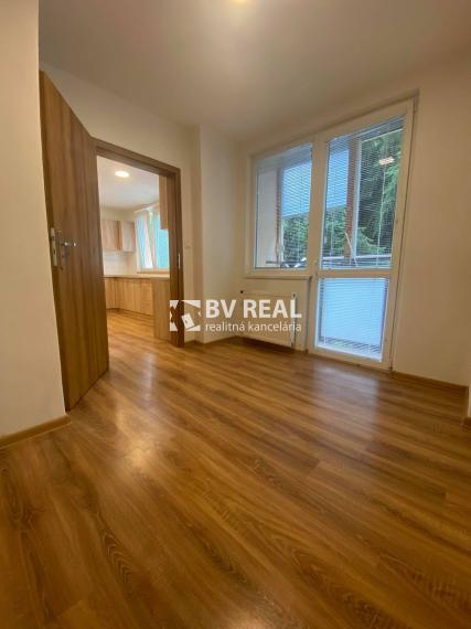 BV REAL Na predaj 2 izbový byt Handlová FM2463