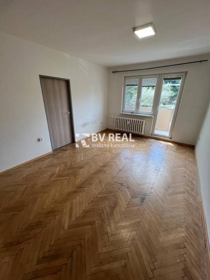 BV REAL Na predaj 3 izbový byt Handlová FM2453