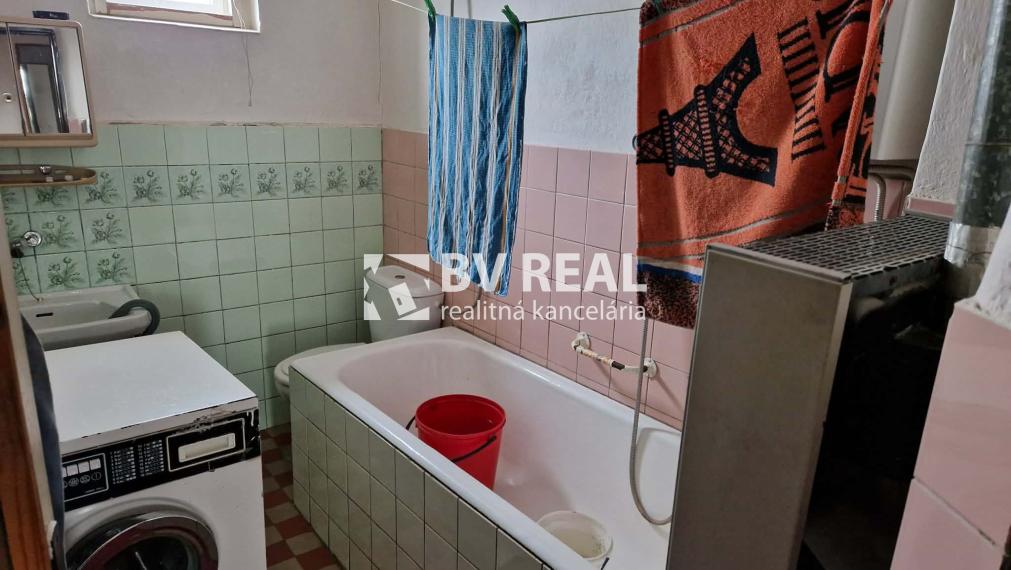 BV REAL Na predaj rodinný dom Prievidza FM2417