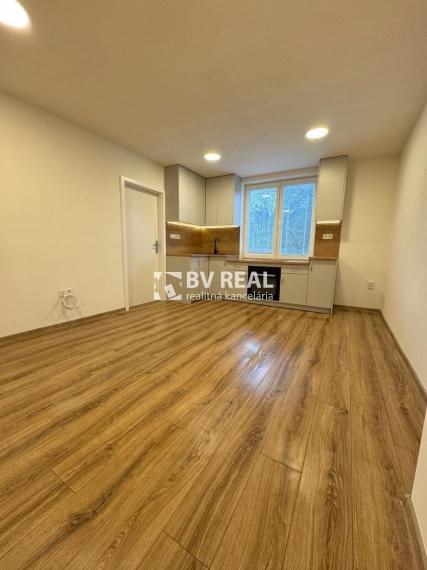 BV REAL Na prenájom 3 izbový byt s odkupom na splátky FM2256