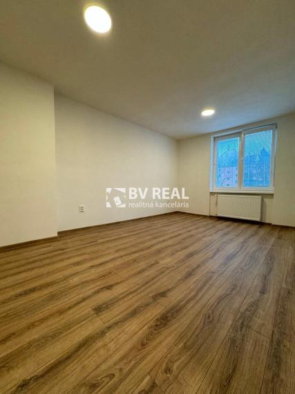 BV REAL Na predaj 3 izbový byt Handlová FM2257