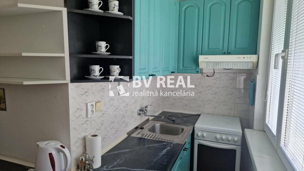 BV REAL Na prenájom zariadený 2 izbový byt Prievidza FM2472
