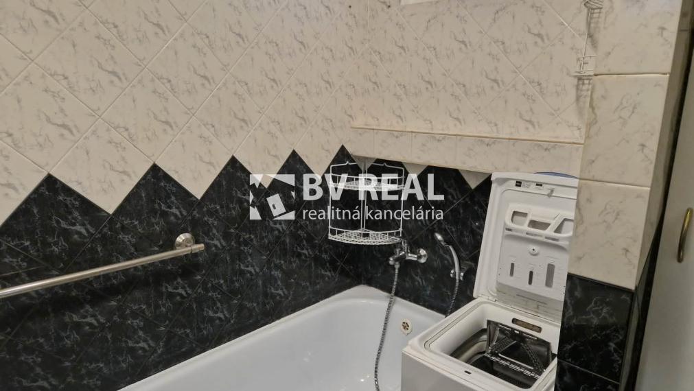 BV REAL Na prenájom zariadený 2 izbový byt Prievidza FM2472