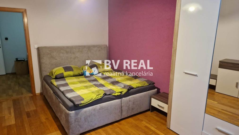 BV REAL Na prenájom zariadený 2 izbový byt Prievidza FM2472