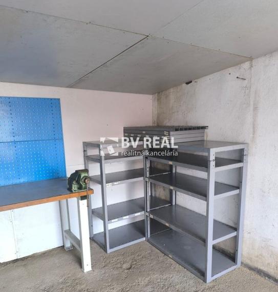 BV REAL Na predaj garáž 21 m2 Handlová FM2252