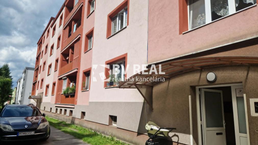 BV REAL Na predaj 2 izbový byt Handlová FM2483