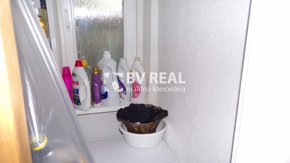 BV REAL Na predaj veľkometrážny 2 izbový byt Handlová FM2487