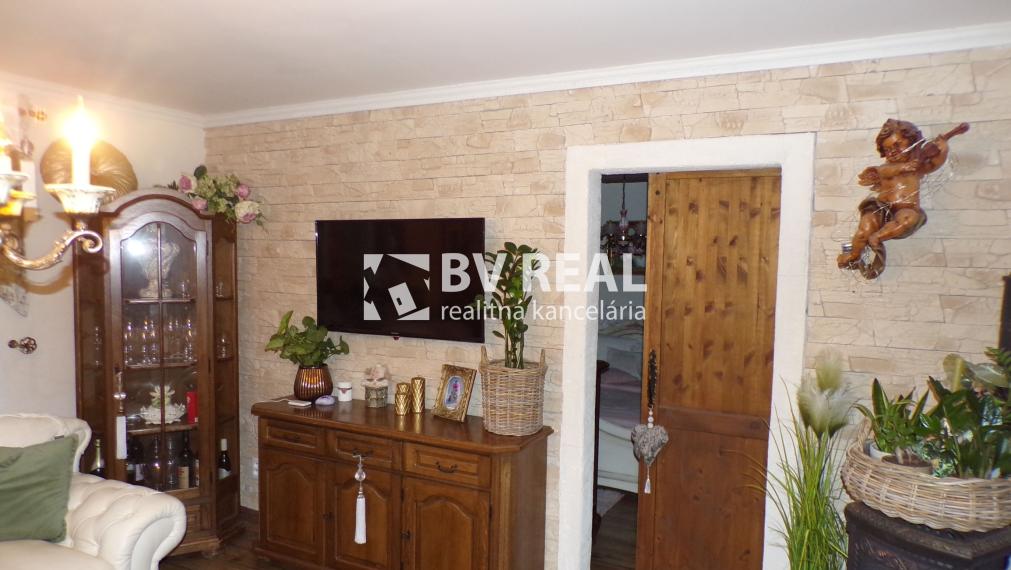 BV REAL Na predaj veľkometrážny 2 izbový byt Handlová FM2487