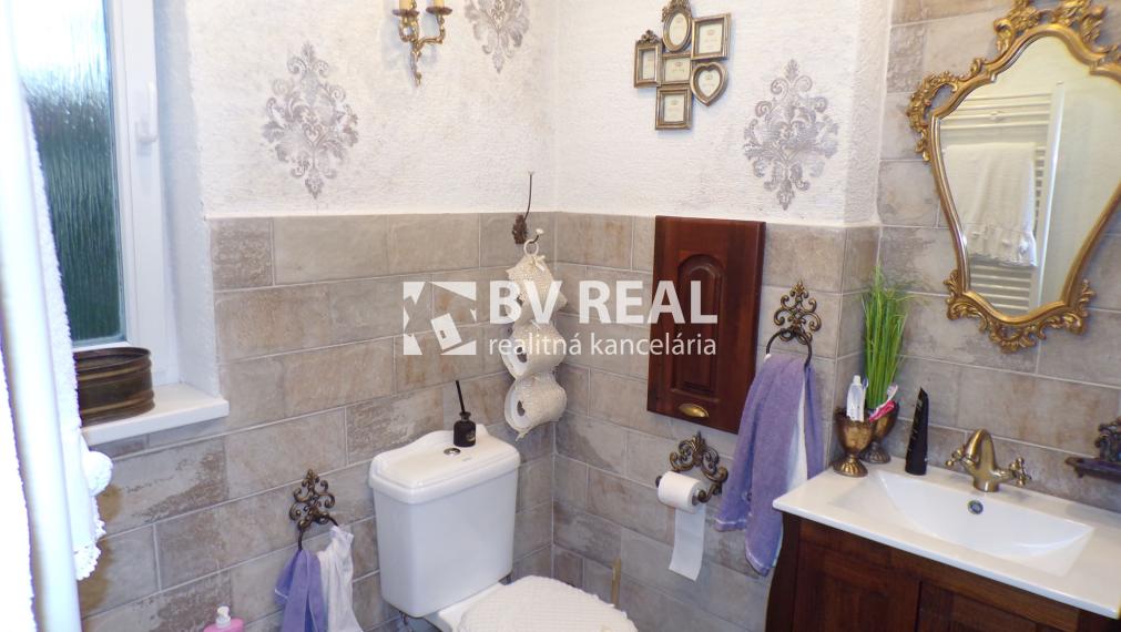 BV REAL Na predaj veľkometrážny 2 izbový byt Handlová FM2487