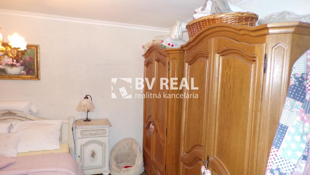 BV REAL Na predaj veľkometrážny 2 izbový byt Handlová FM2487