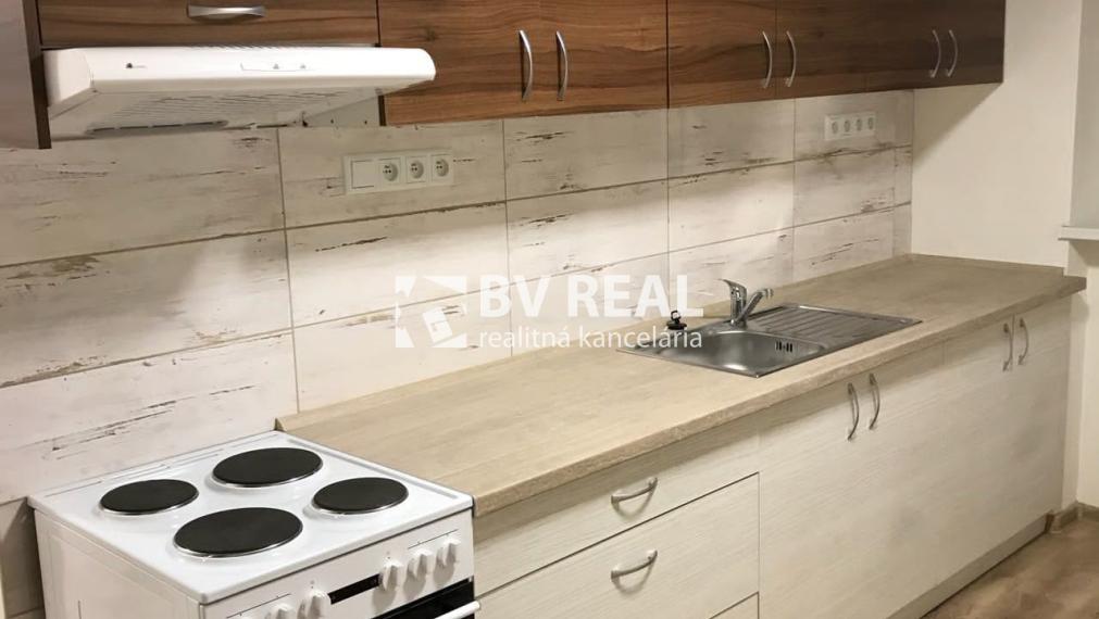 BV REAL Na predaj zre2 izbový byt Handlová FM2488
