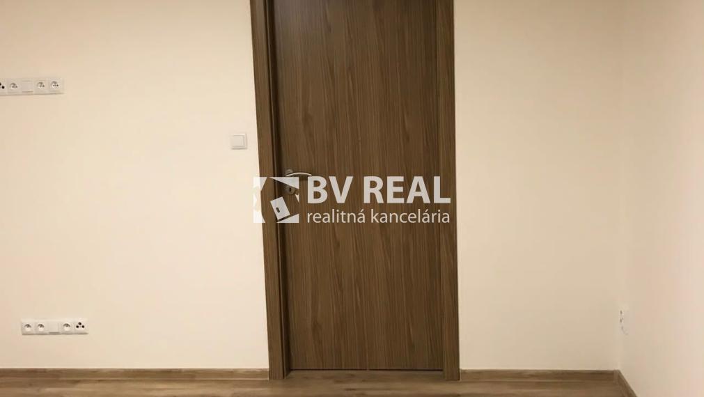 BV REAL Na predaj zre2 izbový byt Handlová FM2488