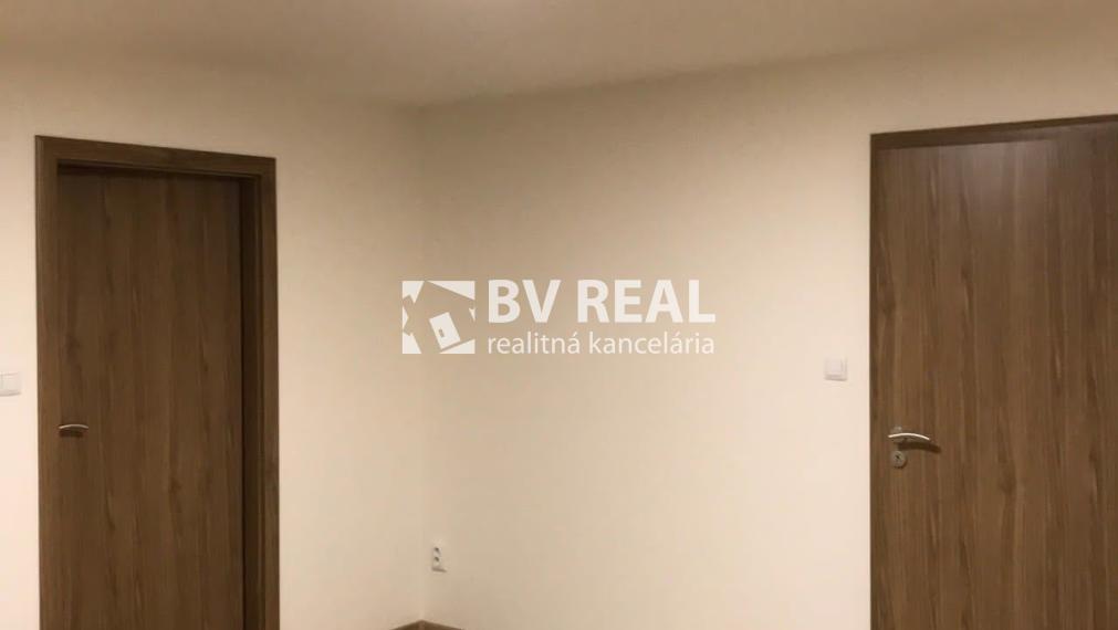 BV REAL Na predaj zre2 izbový byt Handlová FM2488