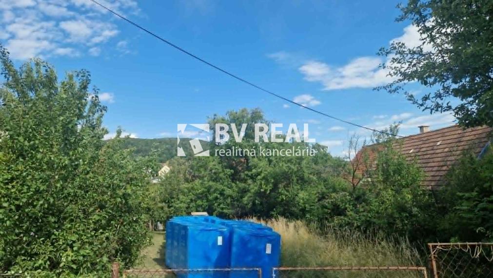 BV REAL Na predaj 2 pozemky obec Šútovce FM2492