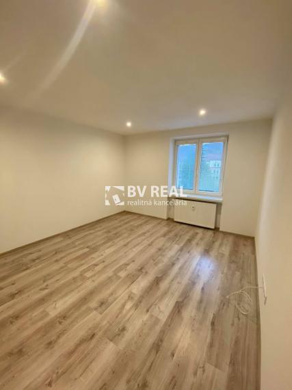 BV REAL Na predaj 2 izbový byt mesto Handlová FM2482
