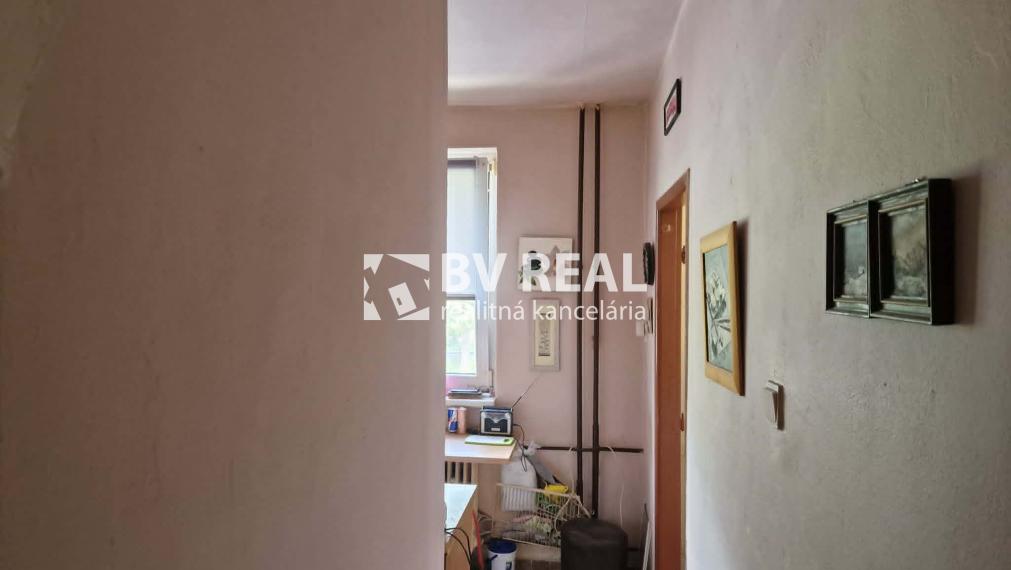 BV REAL Na predaj 2 izbový byt Handlová FM2483