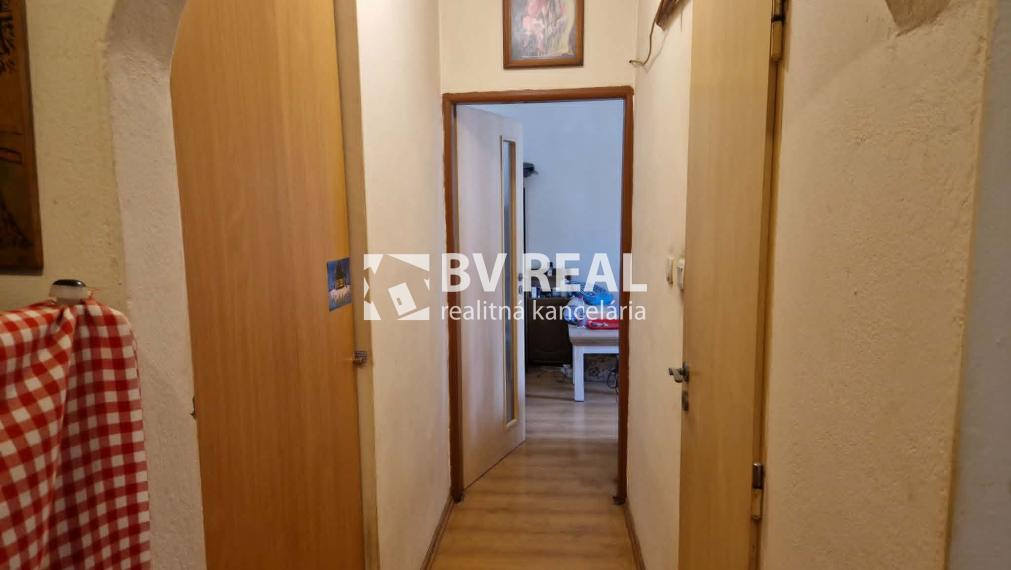 BV REAL Na predaj 2 izbový byt Handlová FM2483