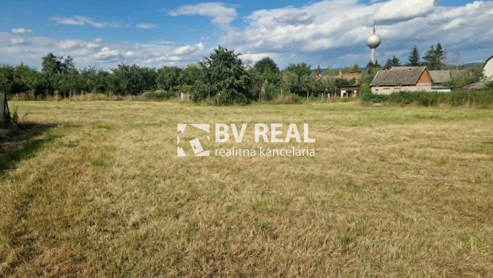 BV REAL Na predaj stavebné pozemky Lazany FM2456