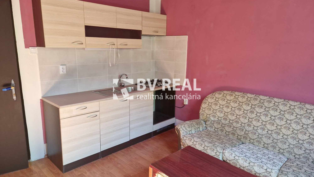 BV REAL Na prenájom 2 izbový byt s terasou Prievidza FM2086