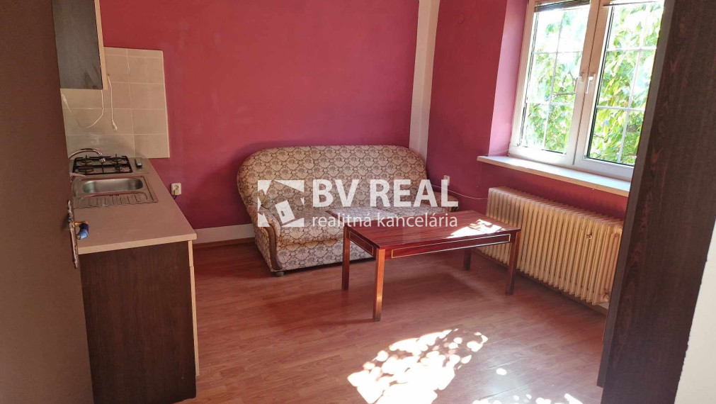 BV REAL Na prenájom 2 izbový byt s terasou Prievidza FM2086