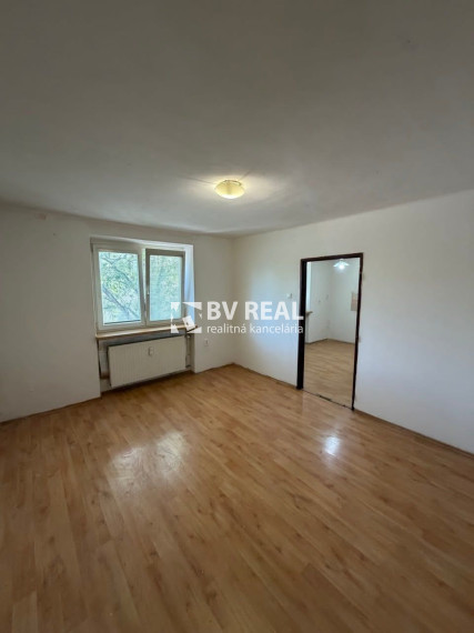 BV REAL Na predaj 1 izbový byt mesto Nováky FM2498