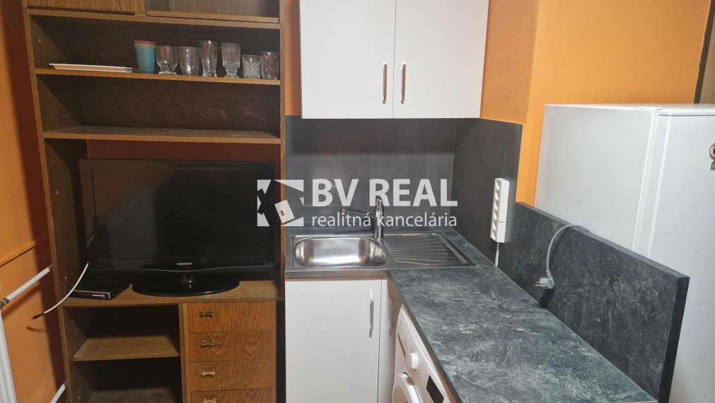 BV REAL Na prenájom 1 izbový byt Prievidza FM2345
