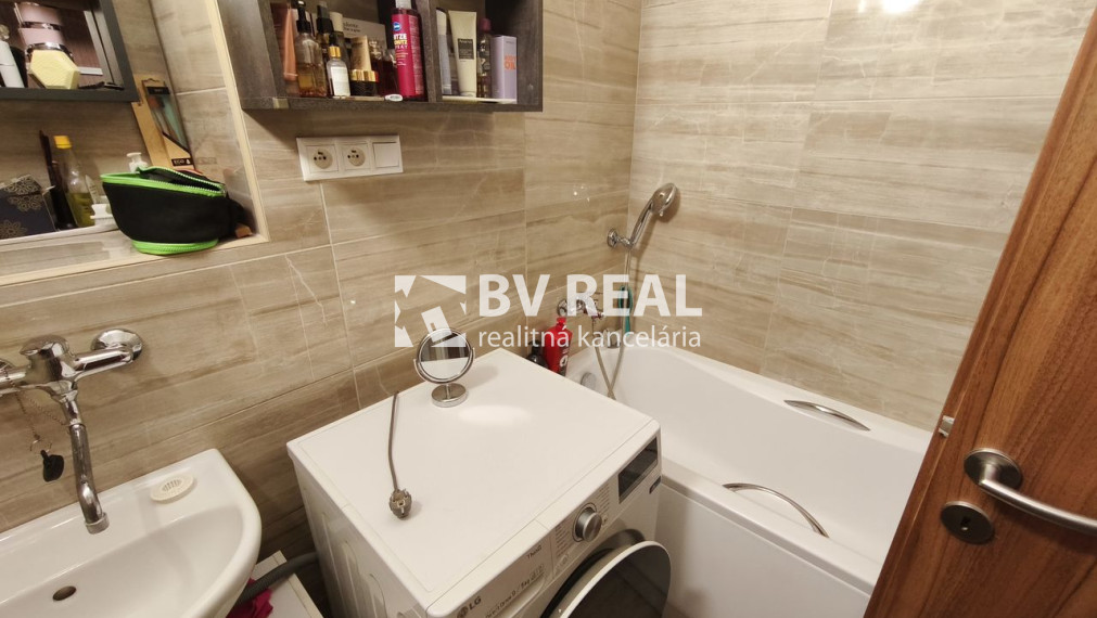 BV REAL na predaj 3 izbový byt 75 m2 Prievidza BV6006