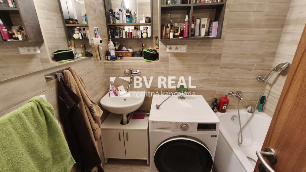 BV REAL na predaj 3 izbový byt 75 m2 Prievidza BV6006