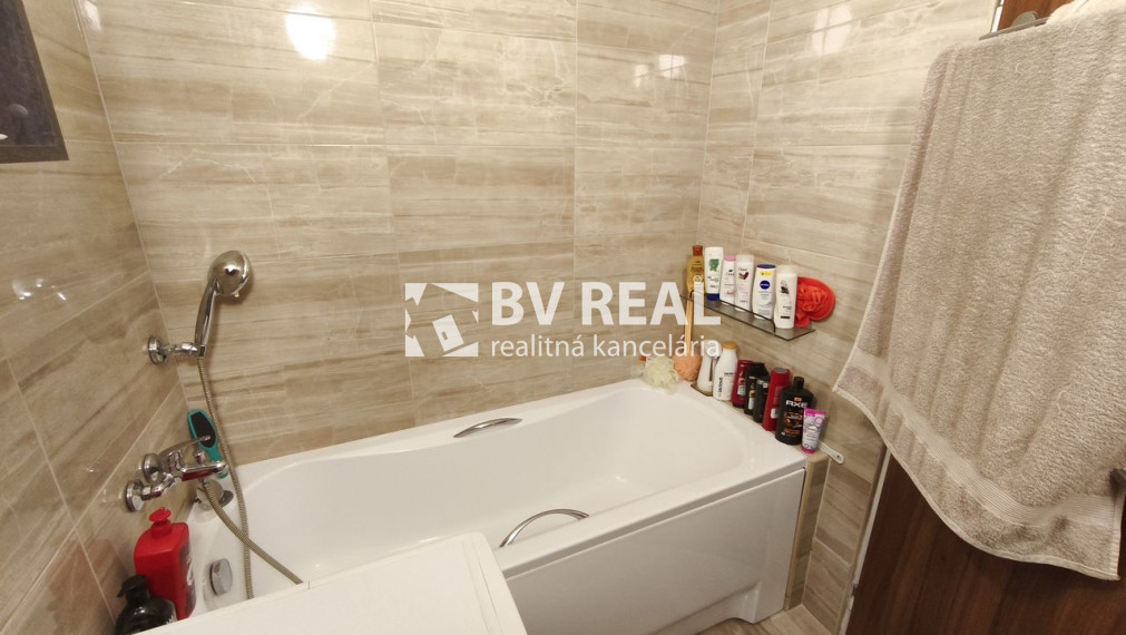 BV REAL na predaj 3 izbový byt 75 m2 Prievidza BV6006