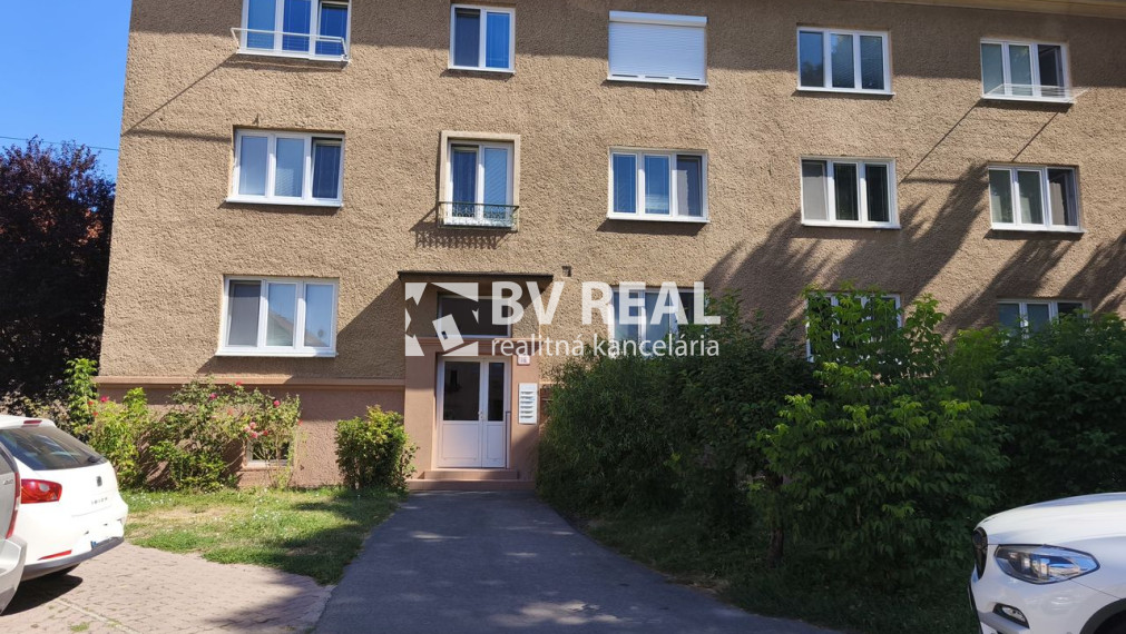 BV REAL na predaj 3 izbový byt 75 m2 Prievidza BV6006