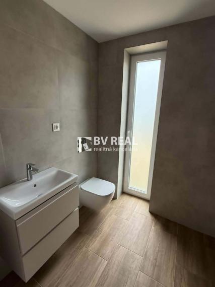 BV REAL Na prenájom 3 izbový byt novostavba Bojnice FM2502