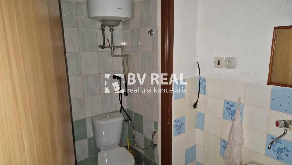 BV REAL Na predaj pozemok + hospodárska budova Temeš FM2461