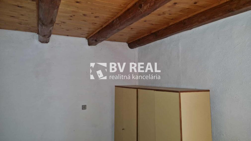BV REAL Na predaj pozemok + hospodárska budova Temeš FM2461