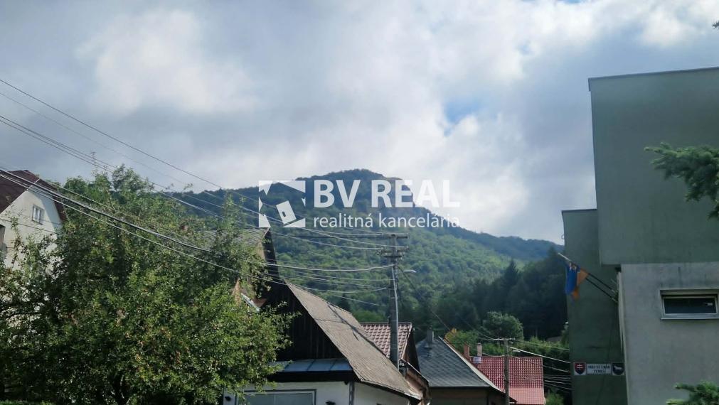 BV REAL Na predaj pozemok + hospodárska budova Temeš FM2461