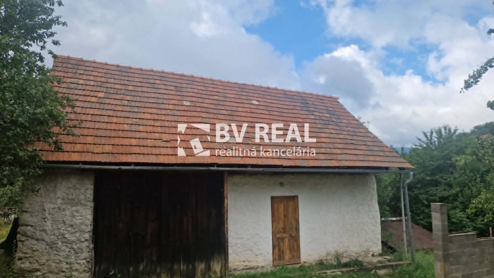 BV REAL Na predaj pozemok + hospodárska budova Temeš FM2461