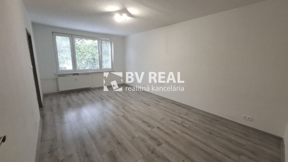 BV REAL Na prenájom 2 izbový byt mesto Nováky FM2511