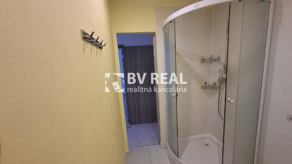 BV REAL Na prenájom 2 izbový byt mesto Nováky FM2511