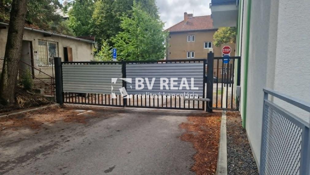 BV REAL Na predaj 2 izbový byt Bánovce nad Bebravou FM2512