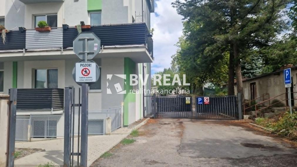 BV REAL Na predaj 2 izbový byt Bánovce nad Bebravou FM2512