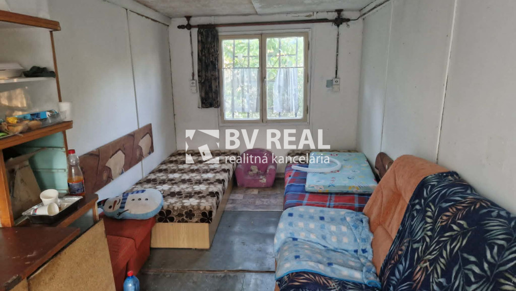 BV REAL Na prenájom pozemok s chatkou obec Koš okres Prievidza FM2444
