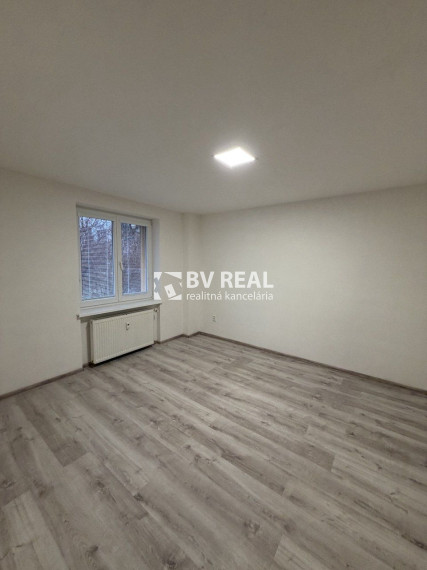 BV REAL Na predaj 2 izbový byt Handlová FM2459