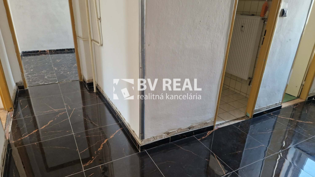 BV REAL Na predaj 2 izbový byt Prievidza FM2448