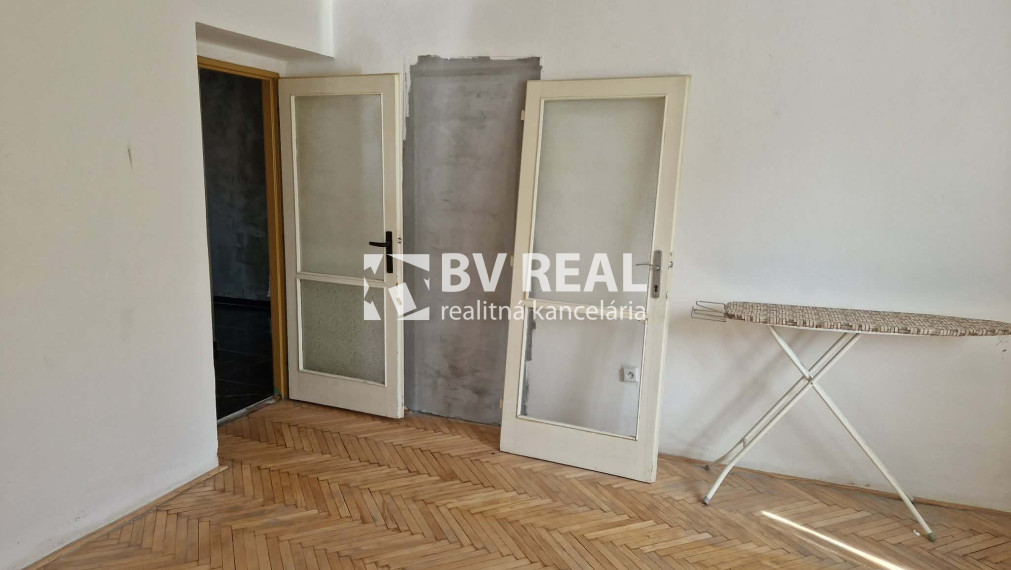 BV REAL Na predaj 2 izbový byt Prievidza FM2448