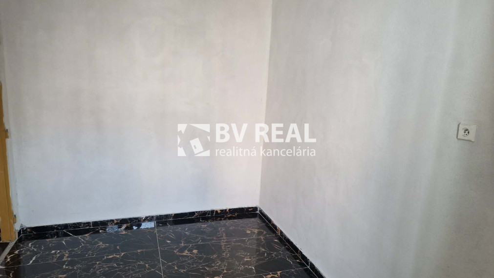 BV REAL Na predaj 2 izbový byt Prievidza FM2448
